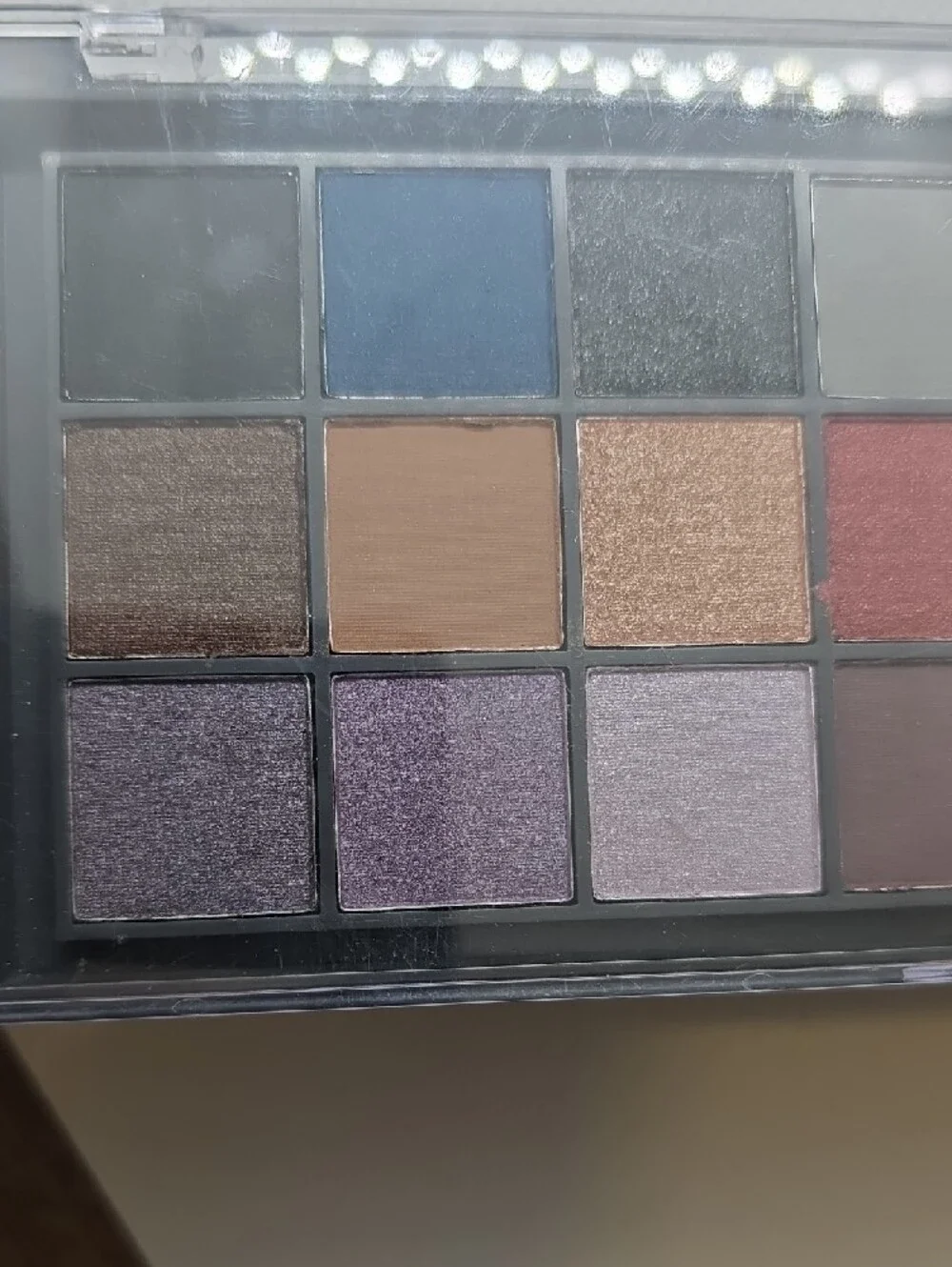 Ulta Beauty 18 Eyeshadow Palette in Blue, Green, Purple, Brown & Peach Tones NEW